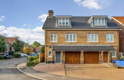 Spacious Family Oasis Explore with Ease - Pass the Keys - Photo 25