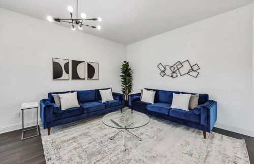 Luxury Home w Hot Tub near DFW Airport - Photo 7