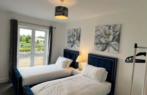 Modern 2 Bedroom Apartment - Photo 39