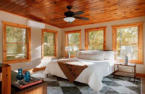 Secluded Catskills 3BR with Hot Tub & Roof Deck - Foto 10
