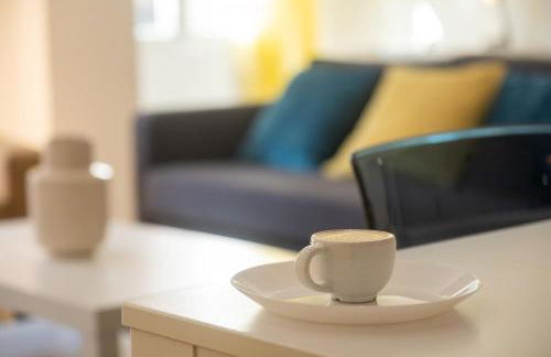 Modern, Stylish Apartment with balcony - Photo 16