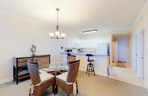 14th-floor oceanfront condo with ocean view pool & hot tub access WiFi & W&D - Foto 7