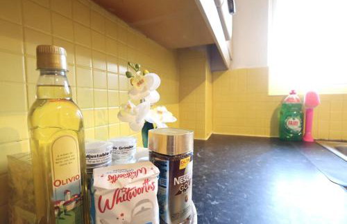 Stylish 2-Bed flat near IKEA & J9 M6 Free Parking - Foto 11