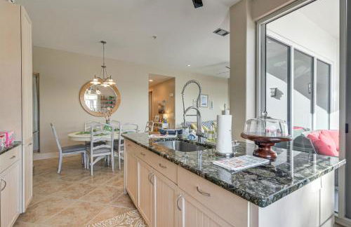 Steps to Sea and Sand! Gulf-View Galveston Getaway - Foto 12