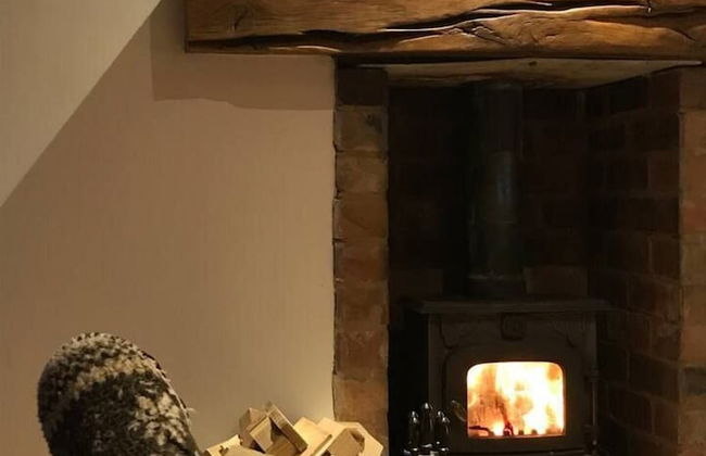 Village Period Cottage Next to a Idyllic Stream - Foto 15