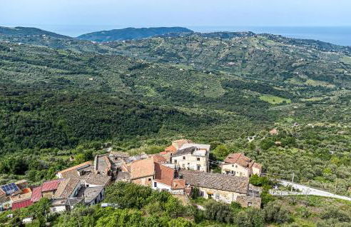 2 Bedroom Beautiful Apartment In Laureana Cilento - Photo 34