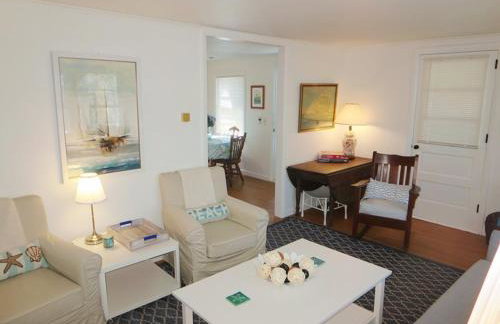 Whip-o-Will Woods: Dog-Friendly Cape Cottage - Photo 6