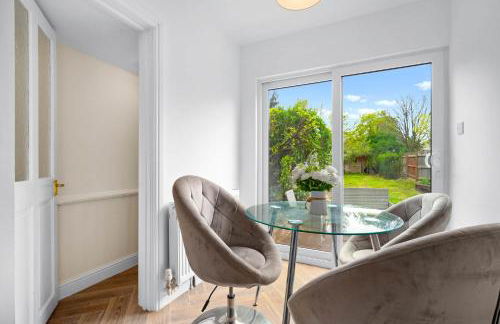 Stylish Four Bedroom House - Garden - Parking - Great Barr 110F - Foto 31