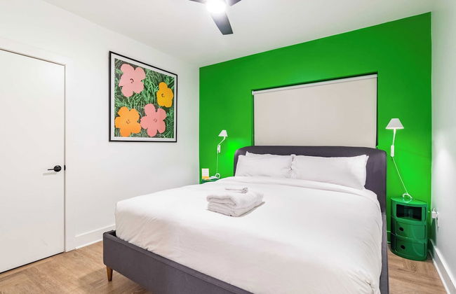 Dual Bachelor Pads w/ Rooftop Lounge & Games Sleeps 26 5 Min to Broadway - Foto 39