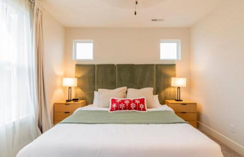 Spacious 4BR Near UNC Charlotte & Major Venues - Foto 14