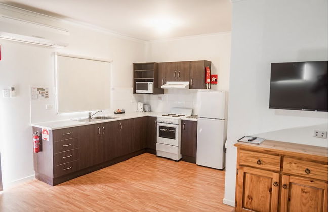 Sundowner Cabin and Tourist Park - Photo 13