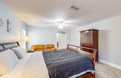 Poolside Oasis! Family-Friendly Summerfield Escape - Foto 17