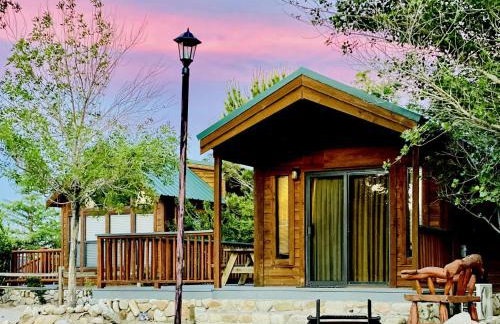 Cozy Mountain-Style Cabin with Scenic Sierra Nevada Views Near Lone Pine, California - Foto 6