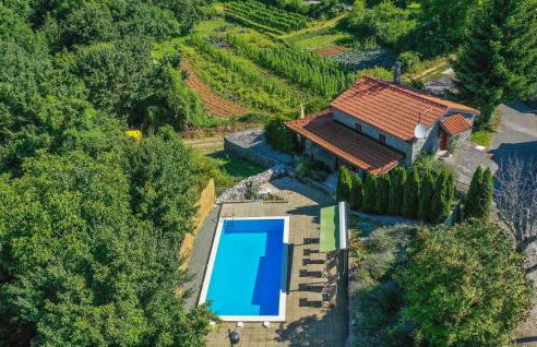 Stunning Home In Jurdani With Wifi - Photo 10