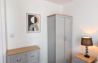 City View One Bedroom Apartment by StaySavvy Accommodation - Photo 5