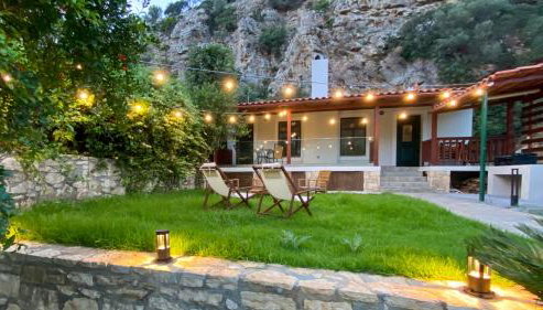 Yiama's Seaside Cottage in Paliokastro near Heraklion City - Foto 2, Garden, Garden view