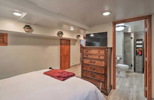 Secluded Cabin with Hot Tub, Game Room and Views! - Foto 25