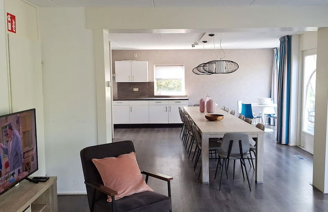 House in Vlagtwedde With Sauna and Hot Tub - Photo 4