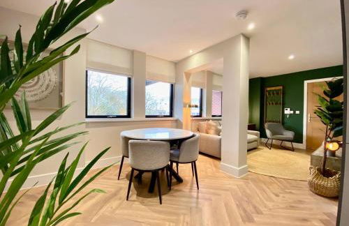 Queen Annes court luxury apartment on high street - Photo 3