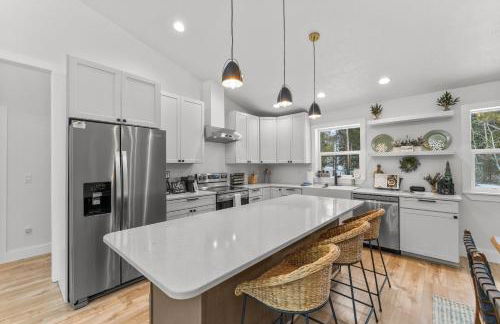 Wagon Wheel Hideaway - All season new build home near Tamarack Resort & Lake Cascade - Photo 3