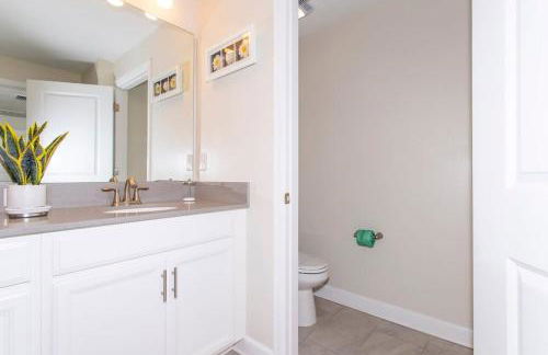 Luxurious Décor 4 Bd w/ Pool Close to Disney 4820 - Photo 54