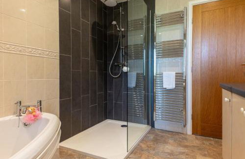 Perfect Family Retreat with Hot Tub, Nr the Lakes - Foto 30