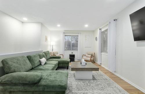 Beautiful Overland Park 3 King Bed Modern Getaway - Foto 1