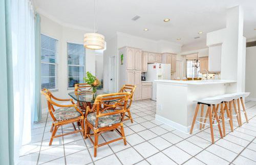 Palm Harbor Paradise - Spacious Home In Quiet Neighborhood with Heated Pool, Billiard Room, Hot Tub - Foto 36