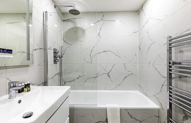 Spacious and Beautiful Apartment In Hanwell - Foto 16