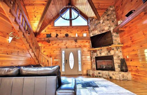 Luxury Cabin with Heated Pool, Hot-Tub & Deluxe Outdoors - Photo 50