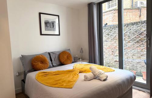 Central Brick Lane 2 Bedroom Flat - Private Patio - Foto 2