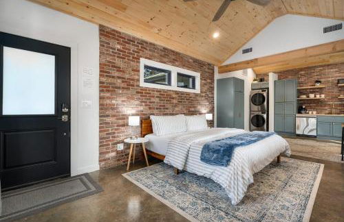 Petit Paradis Studio with hot tub - Photo 6