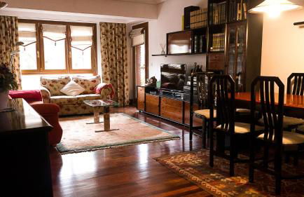 Spacious cozy apartment with easy and free parking - Foto 1