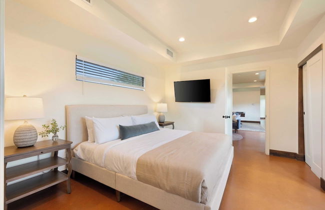 Sleeps 20! Architectural Mansion w/ Pool, Indoor Tennis Court, Game Room Starlight Estate by Avantstay - Foto 38