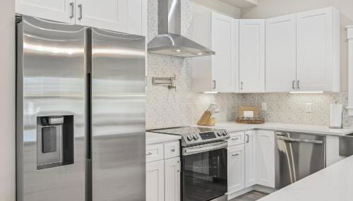 Beach Haven - Brand New Home - Private Pool- Just 300 Feet From The Beach! - Photo 3