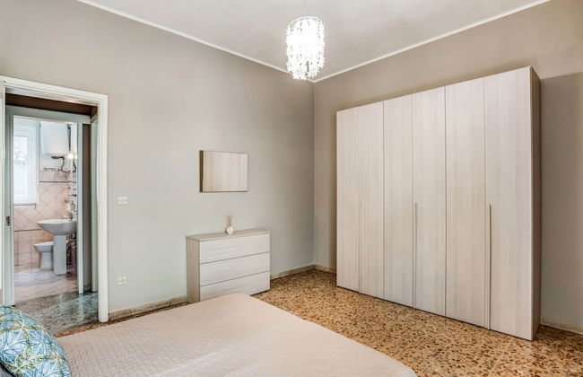 City Apartment w/ Balcony - Foto 3