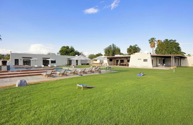 Sleeps 20! Architectural Mansion w/ Pool, Indoor Tennis Court, Game Room Starlight Estate by Avantstay - Foto 48