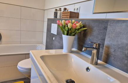 geräumige, moderne Ferienwohnung mit PKW- und Fahrradstellplatz - FeWo Nordland - Photo 4