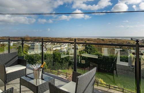 Pendine Sands Edith Villas - a luxury seaside home with beautiful sea views - Photo 25