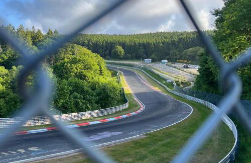 Haus Nürburgring I 4 Schlafzimmer für 1-10 Personen I Küche I Garten I Grillplatz - Foto 34
