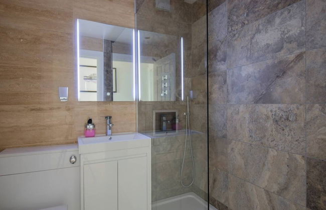 Direct Sea Views, Seafront Location & Free Parking - Foto 31