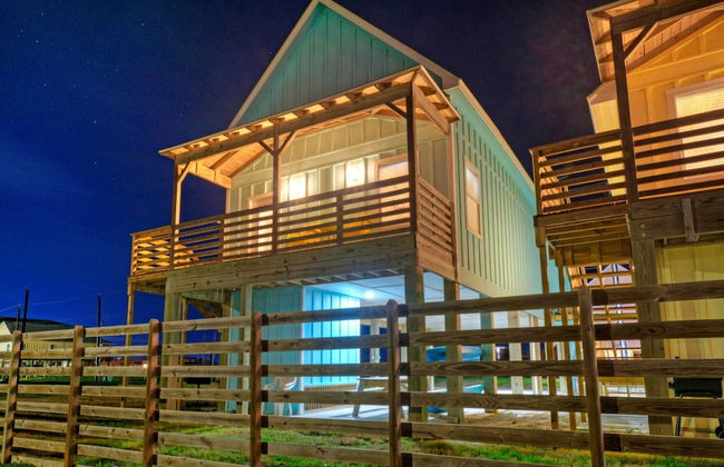 Shared Pool w/ Bay Views, Boat Dock Fishing Big Slough by Avantstay - Foto 45