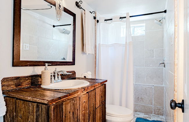 Mr. Wilson - Photo 15