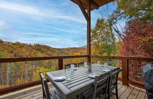 The Overlook - '21 Cabin - Gorgeous Unobstructed Views - Fire Pit Table - GameRm - HotTub - Xbox - Lots of Bears - Foto 35