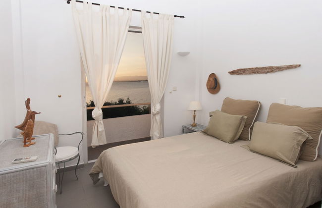 Messinian Blue SeaSide Villa - Photo 6