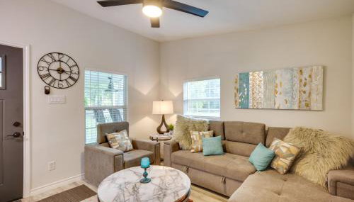 Peaceful Montgomery Vacation Rental with Porch! - Foto 1