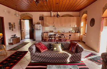 Sophia's Stone House - Foto 8