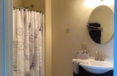 2 BR Loft - Walk to Cafes-Breweries- Arts & Entertainment District - Foto 15