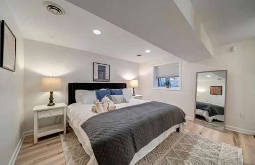 Exclusive Wooded Chalet w Magnificent River Views - Foto 36