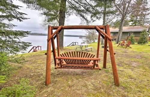 Cozy Dam Lake Escape with Dock, Yard and Water Access! - Foto 27